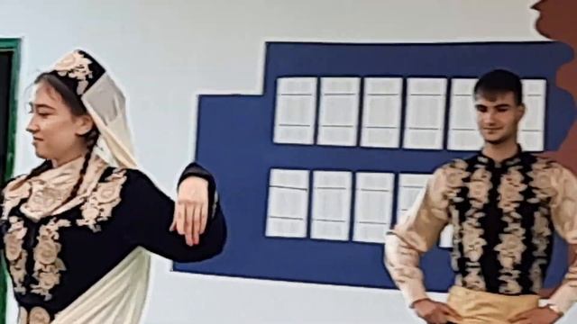 КРЫМСКОТАТАРСКИЙ ТАНЦЕВАЛЬНЫЙ АНСАМБЛЬ ИЗ РУМЫНИИ*Tata смотреть онлайн