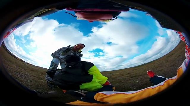 Первый прыжок с парашютом 360vr