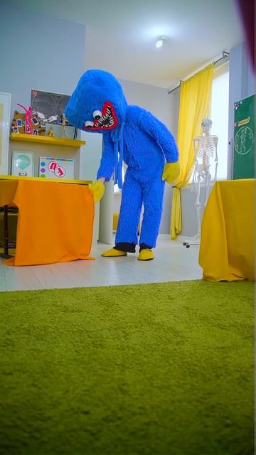 My childhood nightmares have come to life and are trying to catch me! #funny #poppyplaytime #horror смотреть онлайн