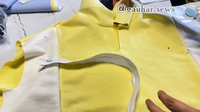 Свитшот спущенный рукав. Мойын ойындысын тік жағамен ?