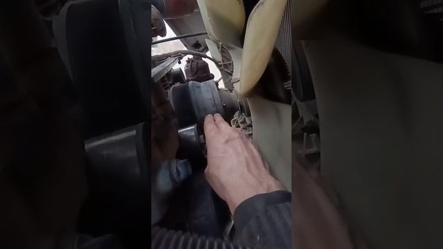 Замена ремня вискаря и помпы на двигателе Weichai