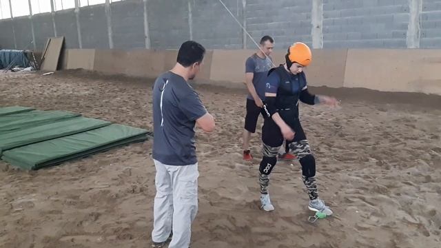 Трюк с выдергиванием на троссе. Nomad Stunts смотреть онлайн