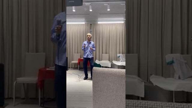 Стюардесса по имени Жанна.