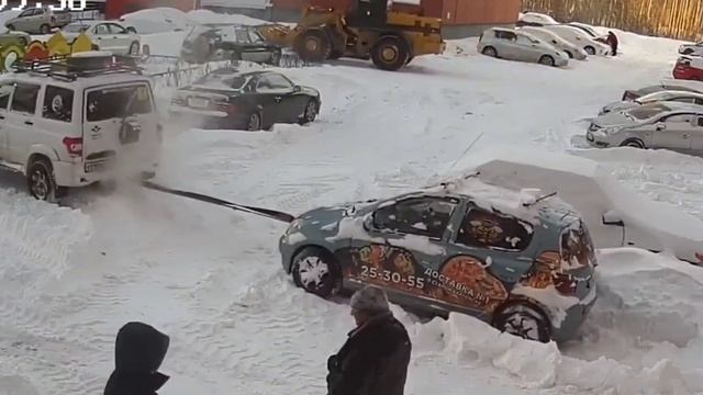 Нашёл брелок, убираем авто, что бы снег хорошо почистили