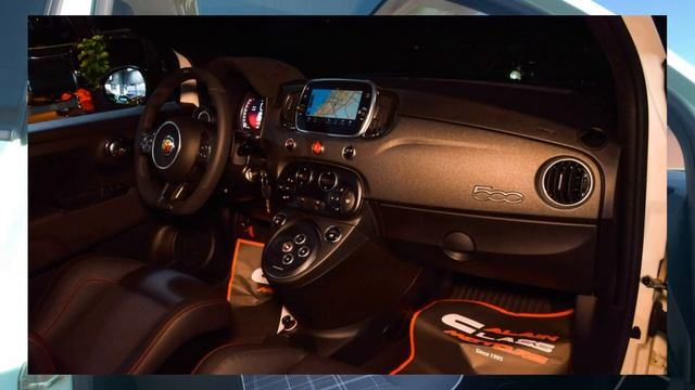 Це ще хтось купує?! Огляд Fiat 500. Який цей автомобіль з Америки та для кого він підійде найкраще