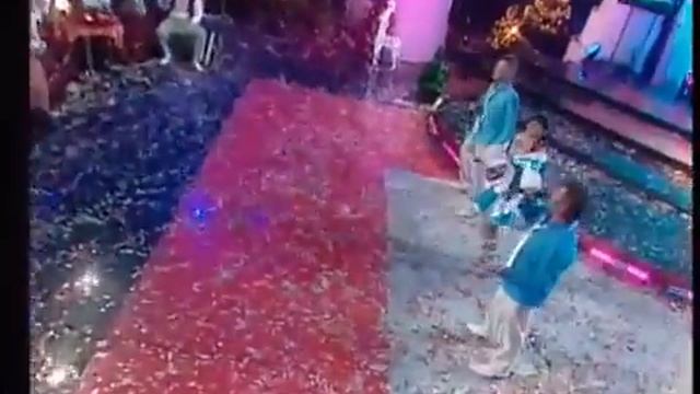 гурт "Смоляни" - Новорічна & анс. "Лелеки" - Нащо я дурний ся женив (2014) смотреть онлайн