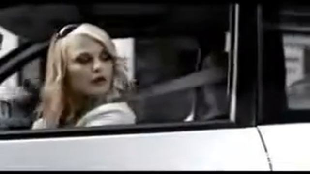 БЛОНДИНКА ЗА РУЛЕМ:))) Смешное видео, видео прикол:) смотреть онлайн