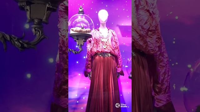 Праздничные платья и костюмы известных брендов Chanel, Dio