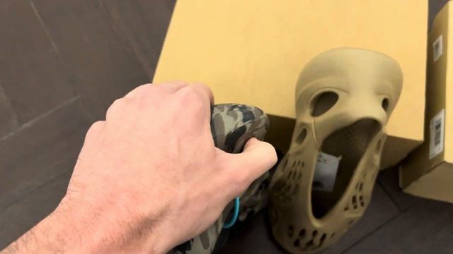 Сравнение оригинала Yeezy Foam Runner Adidas смотреть онлайн
