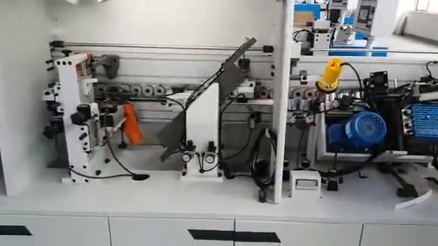 Кромкооблицовочный станок KDT-396JS для различных вариантов приклеивания кромки смотреть онлайн
