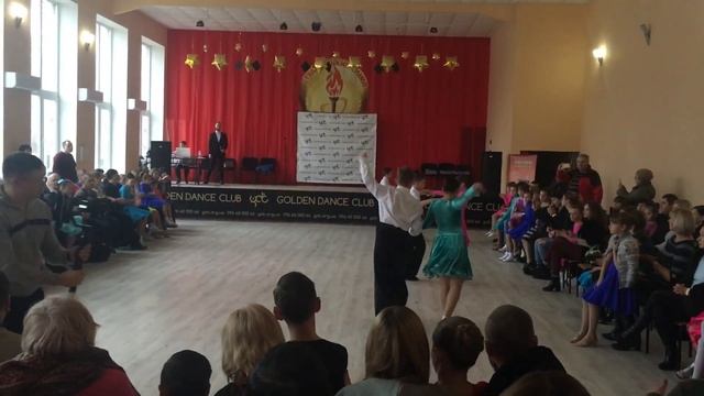 Танцювальна група молодших