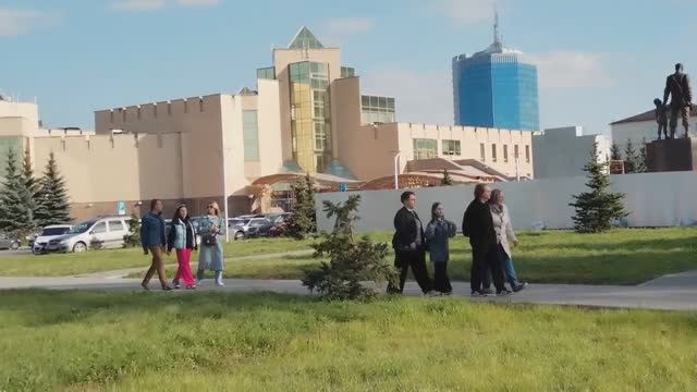 Прогулка по Челябинску, площадка около дворца спорта Юность смотреть онлайн