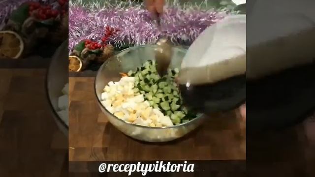 Салат кто любит крабовые палочки🥰 смотреть онлайн