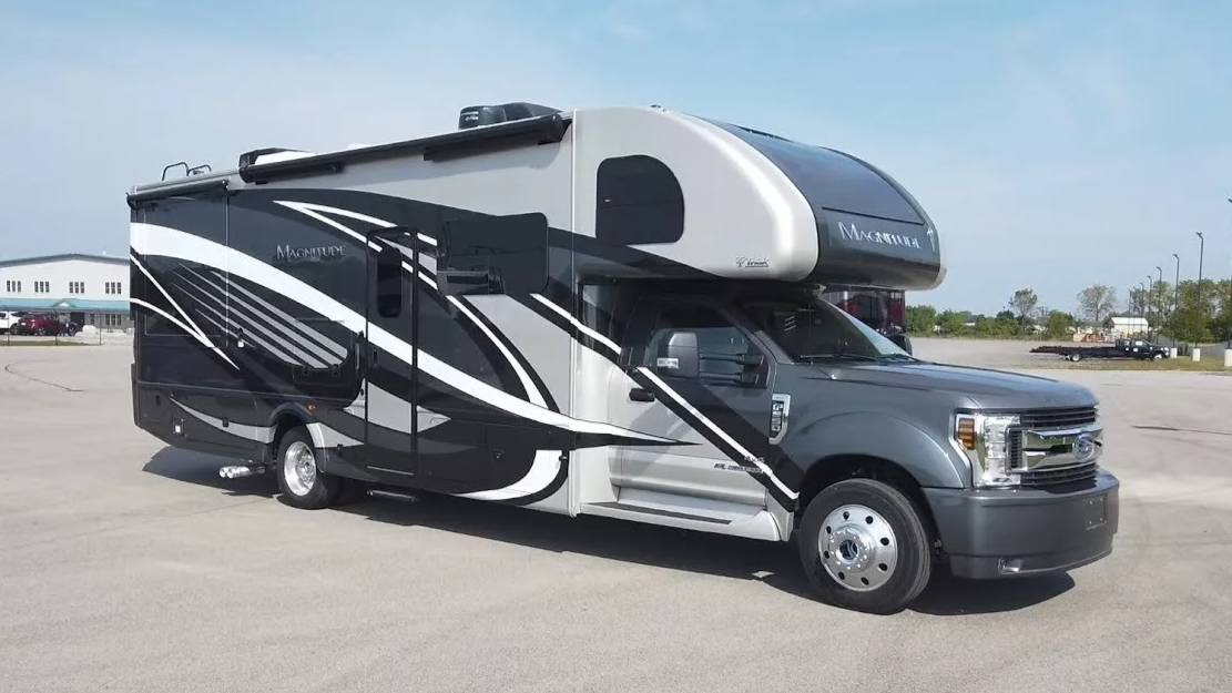 Обзор американского дизельного автодома Thor Magnitude XG32 смотреть онлайн