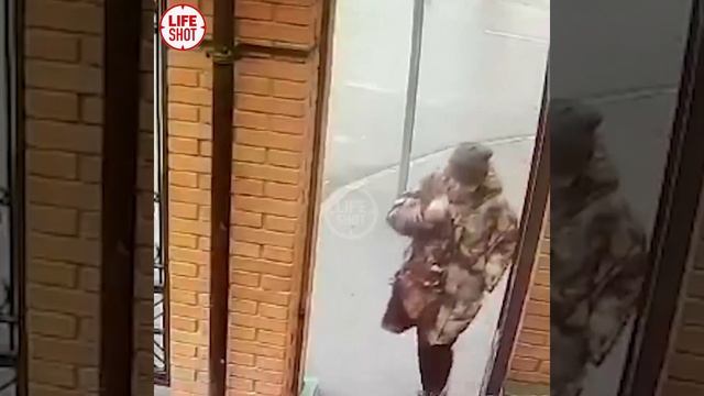 Появилось видео входа журналистки Маргариты Игнатовой в храм в Москве, 19 ноября 2019 смотреть онлайн
