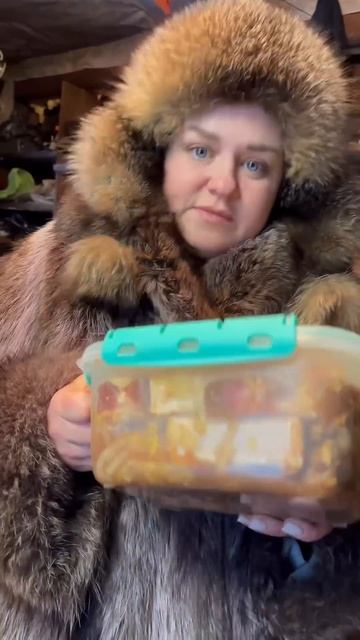 Жарим рёбрышки в лесу. Отдыхаем в изоляции #marya_max #доконца #деревенскаяжизнь #изоляция смотреть онлайн