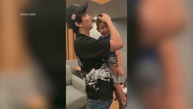 Еркебұлан Тоқтар жанкүйерлерін таң қалдырудан жалығар емес. Headliner