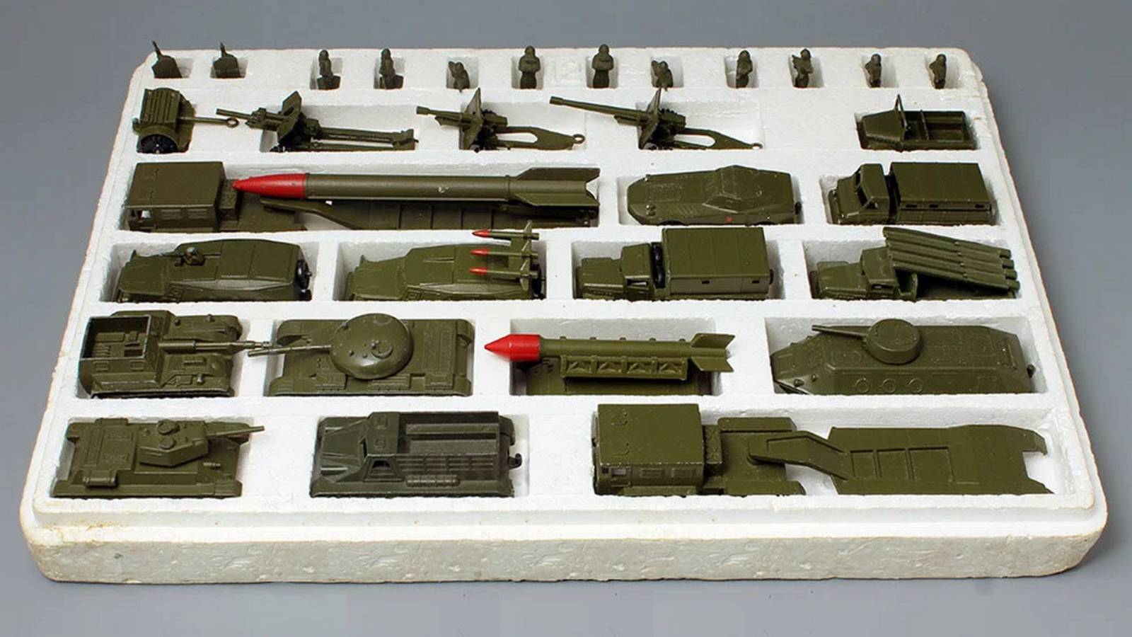 Настольная военная техника из СССР