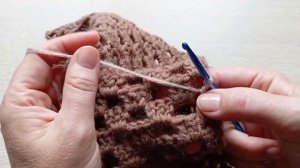 Элегантная шапка- берет крючком.