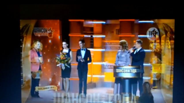 Андрей Весенин получает свою первую музыкальную премию! смотреть онлайн