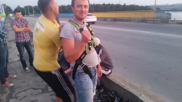 Прыжки на веревке с арочного моста в Запорожье. Роупджампинг прикол смотреть онлайн