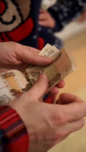 Каждый раз перед Новым годом 😂 #shorts #юмор #смешноевидео #приколы смотреть онлайн