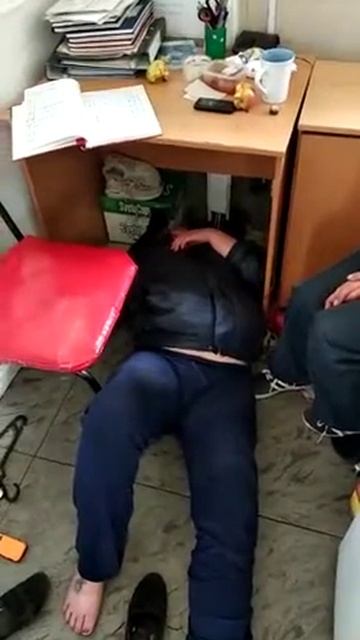 ОХ РАНО,ВСТАЕТ ОХРАНА:))) смотреть онлайн