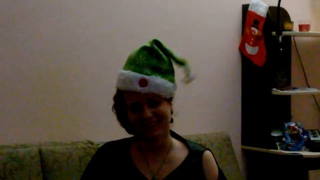 Fanny Hat Dancing and Singing Marry Cristmas / !!! Хочу такую шапку!!! смотреть онлайн