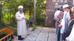 ЭШОНИ НУРИДДИНЧОН-АМРИ МАЪРУФ ДАР САРИ ТОБУТ.