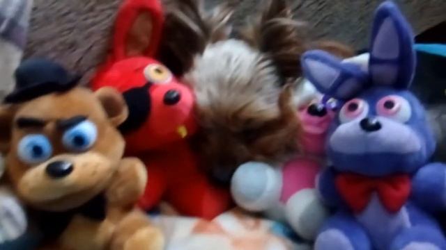 Лаки спит с аниматрониками, Моня сидит, Рося кормит малыша.!!! смотреть онлайн