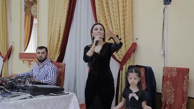 Динара Магомедова - Вай аман зажигает на очень красивой свадьбе