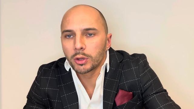 Проба на роль Мужчины в деловом костюме / Алексей Раде?