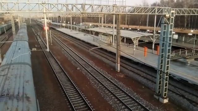 ЭС2ГП "Ласточка" у станции "Кусково." смотреть онлайн