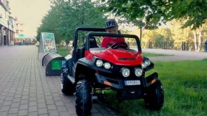 Смешной ребенок ездить на машине! Автомобили для детей