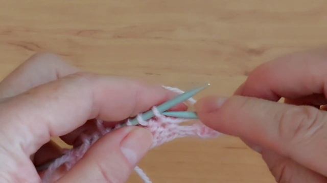 Затейливый ажурный узор спицами для детских и женских