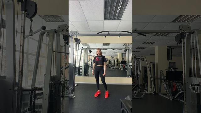 Пуловер в блочной раме кроссовере узким хватом