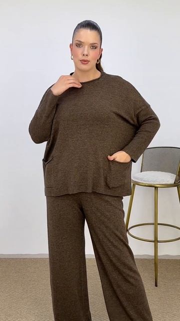 размеры 52 54 56 58 60 62 64 Цена 8900 р теплые шикарные НОВИ смотреть онлайн