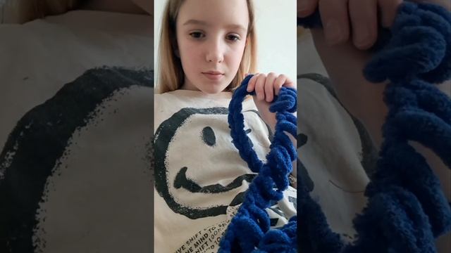 вяжу шарфик для подарка 🎁 из ализе пуффи 🩵 смотреть онлайн