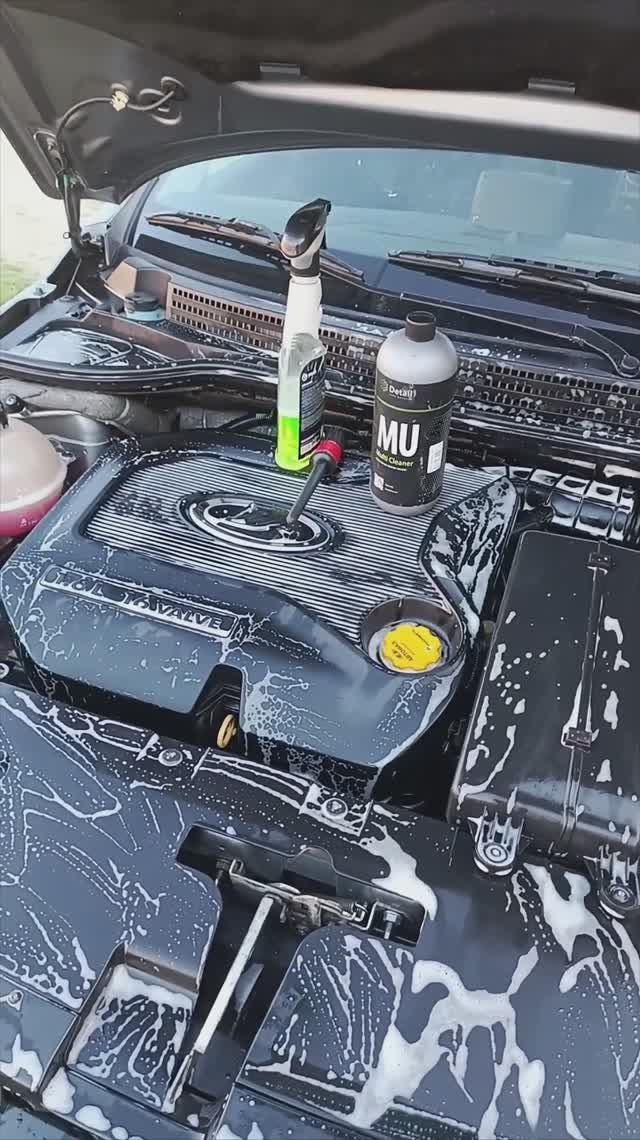 Всю зиму без мойки! Убираемся в моторном отсеке "Весты". смотреть онлайн