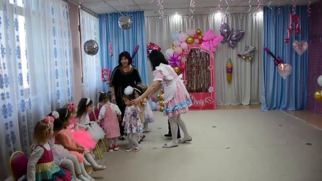 Утренник 8 марта, средняя группа 