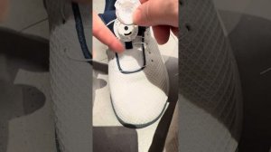 Как зашнуровать автоматические шнурки