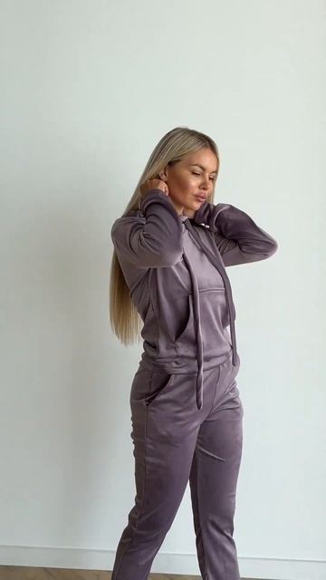 Велюровий костюм з капюшоном № 2053