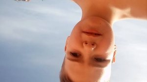 блог с друзьями я без футболки  на улице🤣