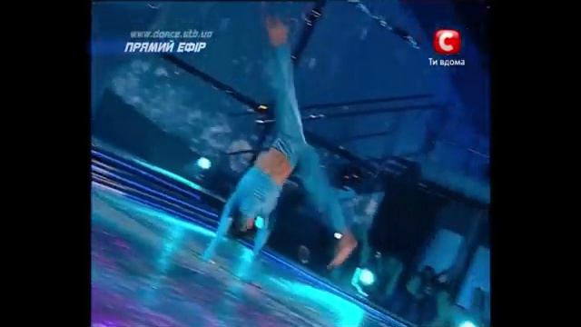 Танцюють всi-2. Соло: Наталья.wmv