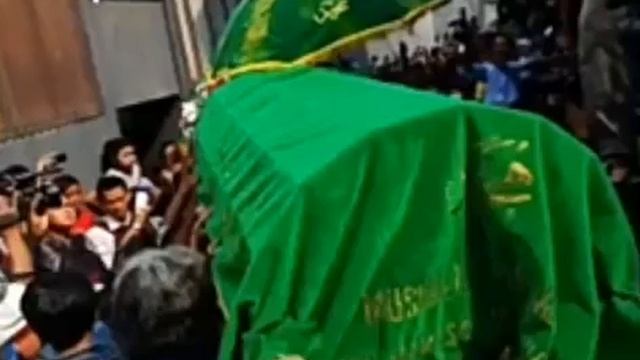 Гучо гардам зи молу зар ки Рузе мемирам охи смотреть онлайн