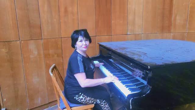 Открыла дверь, и попала в молодость🤗не сидела за ним почти 40 лет😳 смотреть онлайн