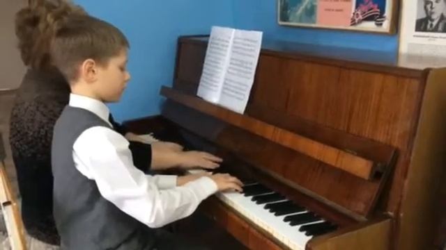 Агафонников Вальс. Исполняет Лубошников Давид. Преподаватель Стародубцева Лариса Владимировна.