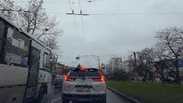 Дождливая дорога из Балаклавы в Севастополь на ул Бол смотреть онлайн