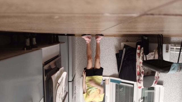 как кататься на кроссовках роликах с 4 колёсиками