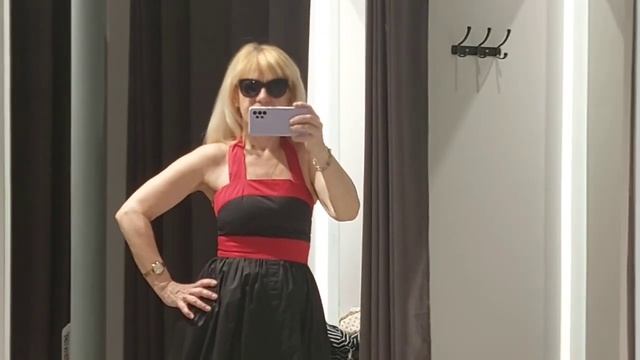 Модный,яркий, красивый сарафан. Что надо подчёркивает, смотреть онлайн